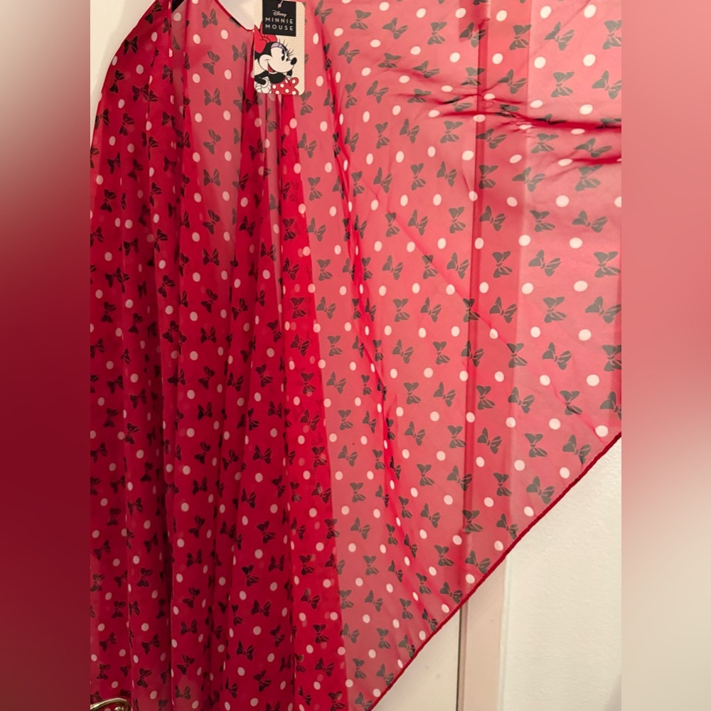 NWTs Disney’s Minnie Mouse scarf. Black bow & polka dots. - Picture 6 of 10